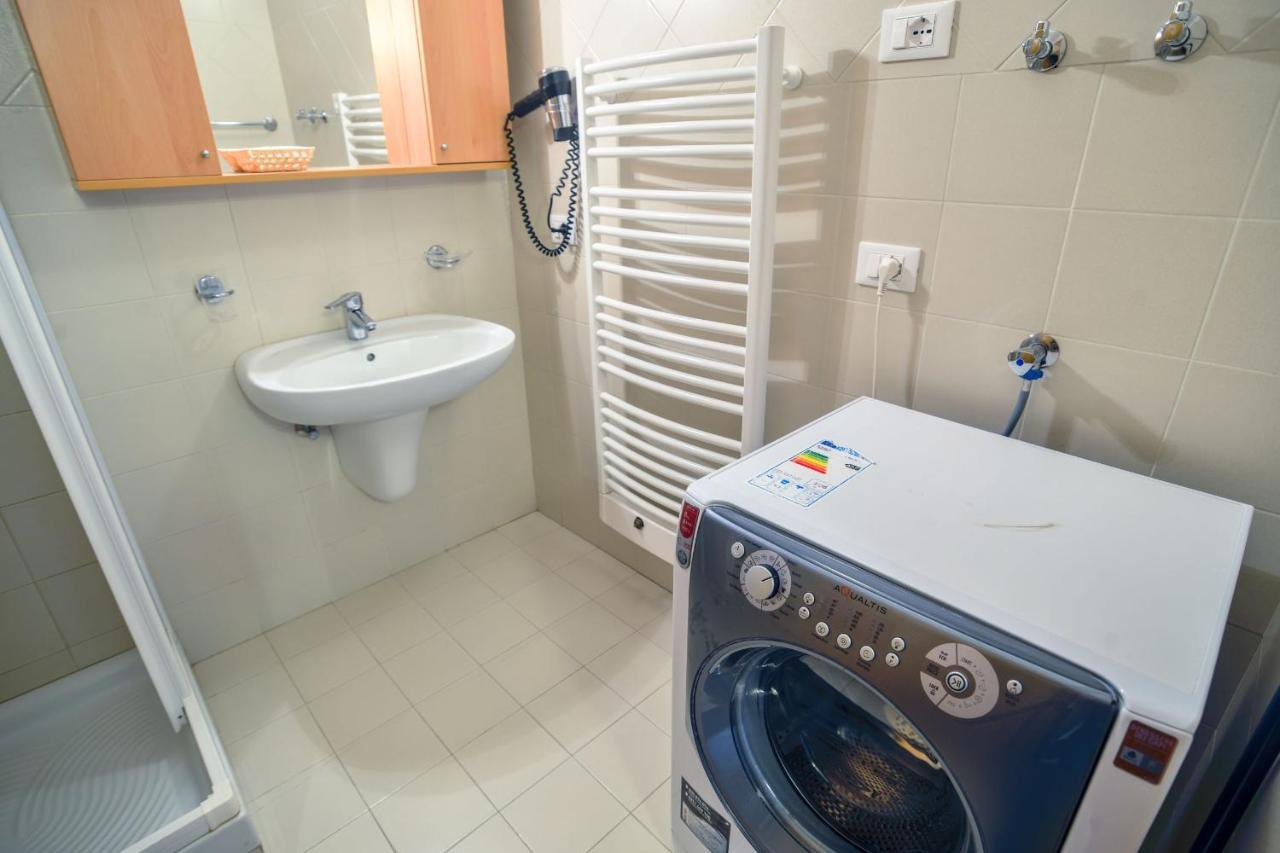 Res.Albare/Solaria Apt.Solandra Mezzana  Exterior photo