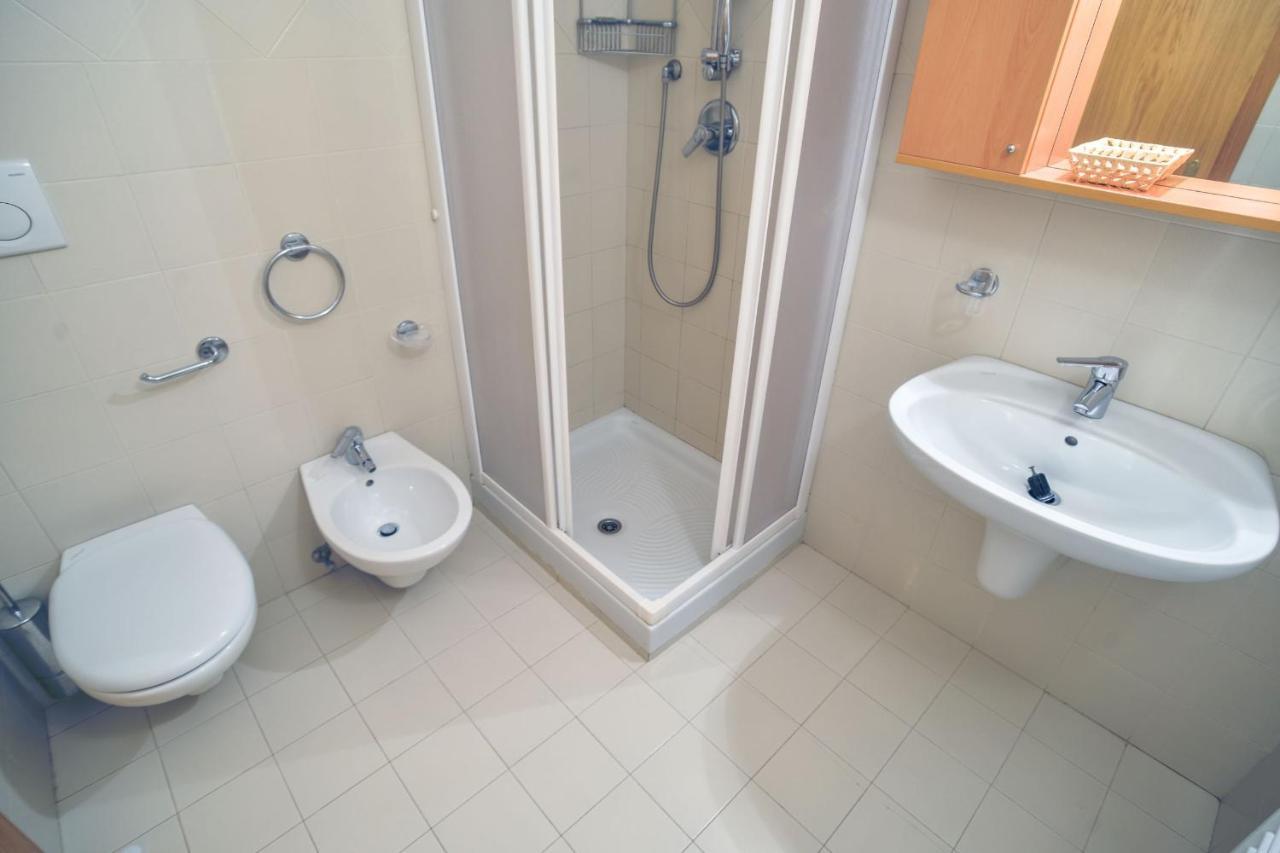 Res.Albare/Solaria Apt.Solandra Mezzana  Exterior photo