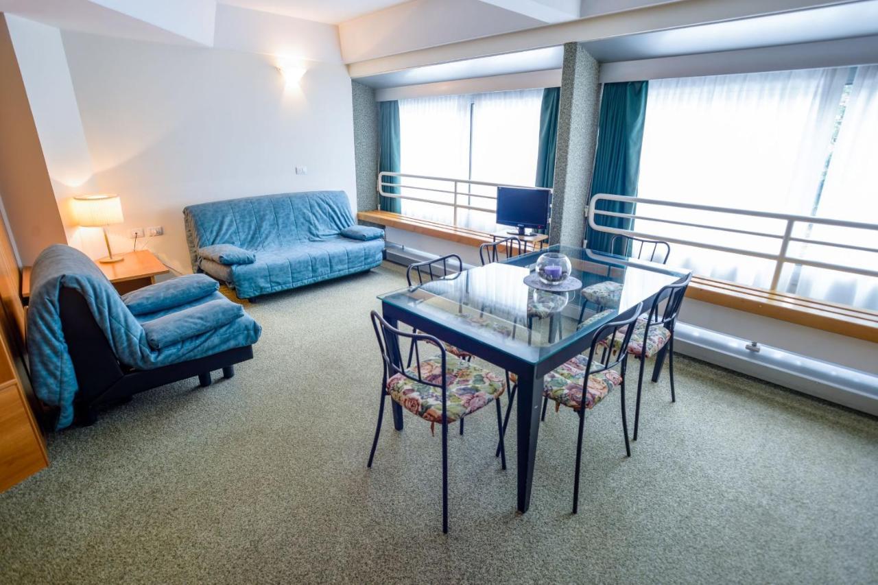 Res.Albare/Solaria Apt.Solandra Mezzana  Exterior photo